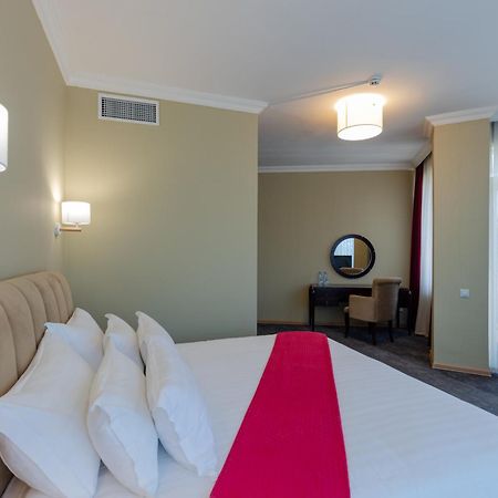 Hotel Aisi バトゥーミ エクステリア 写真