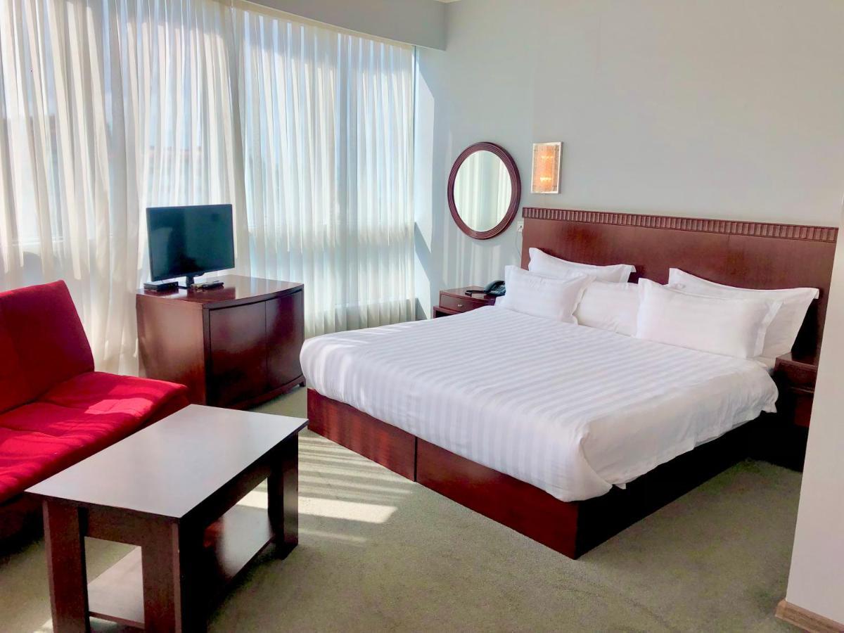 Hotel Aisi バトゥーミ エクステリア 写真