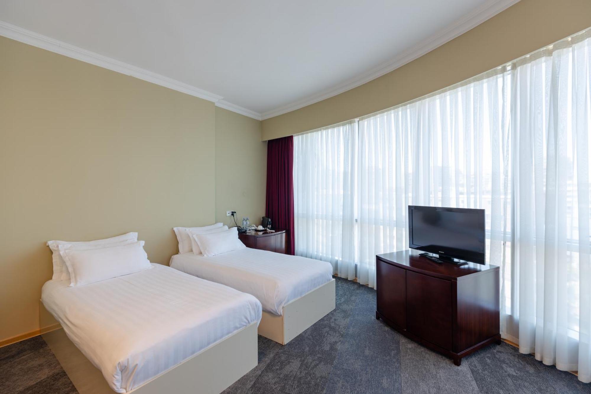Hotel Aisi バトゥーミ エクステリア 写真
