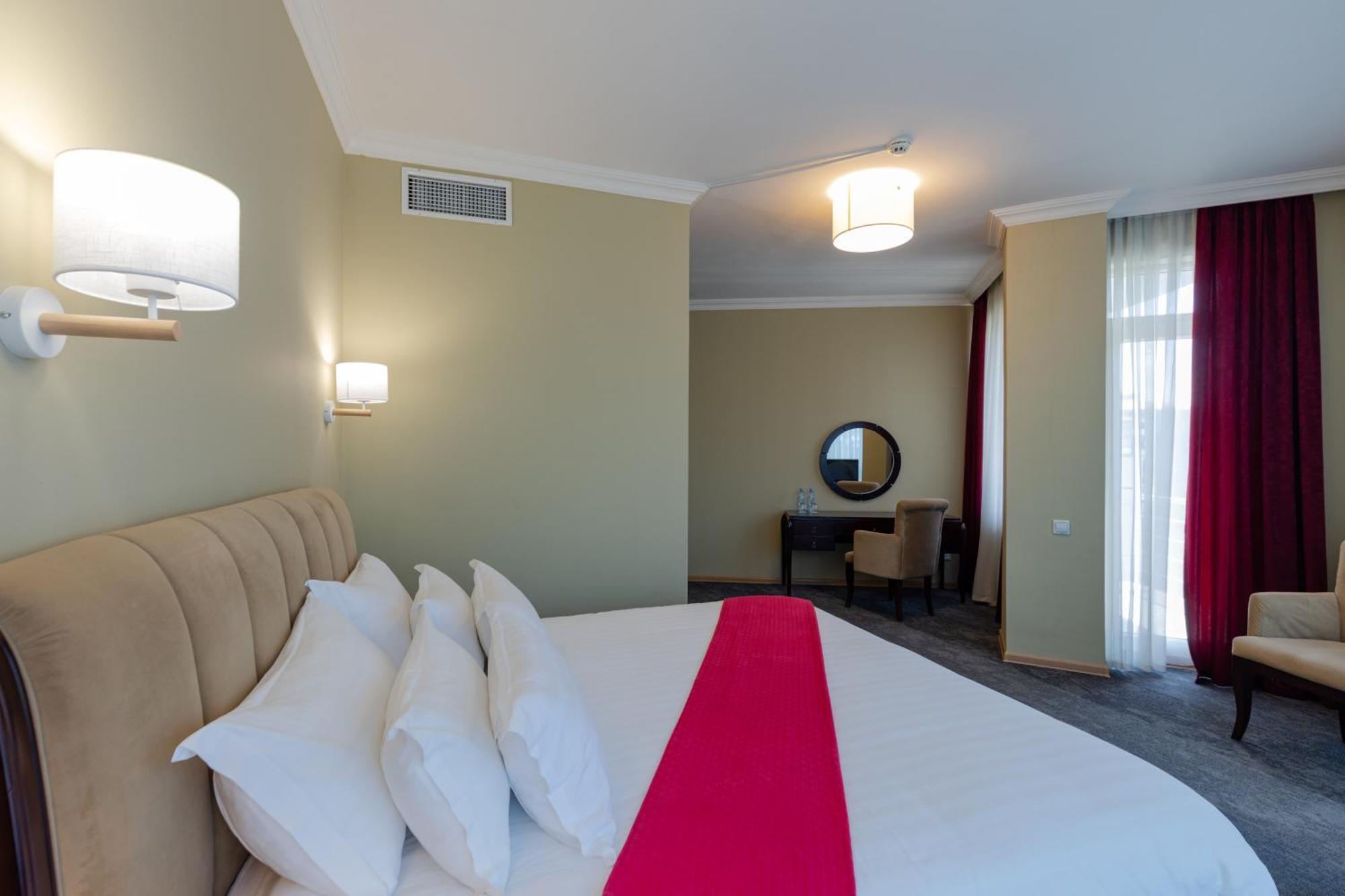 Hotel Aisi バトゥーミ エクステリア 写真