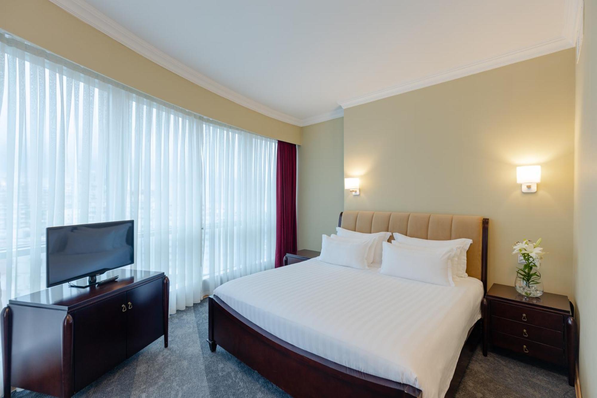 Hotel Aisi バトゥーミ エクステリア 写真