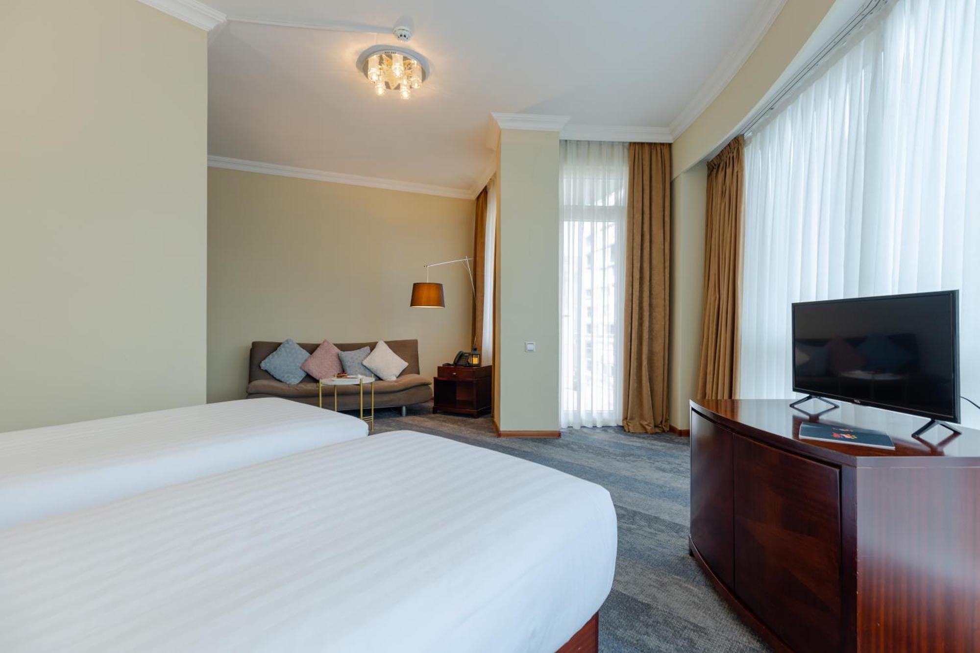 Hotel Aisi バトゥーミ エクステリア 写真