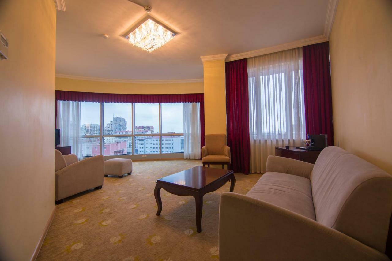 Hotel Aisi バトゥーミ エクステリア 写真